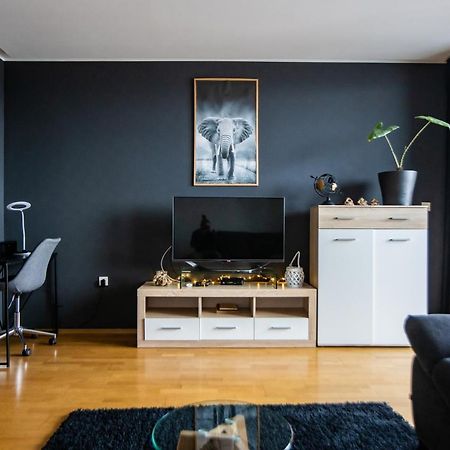 Hermes Apartment & 2 Free Garage Secured Parkings Ljubljana Bagian luar foto