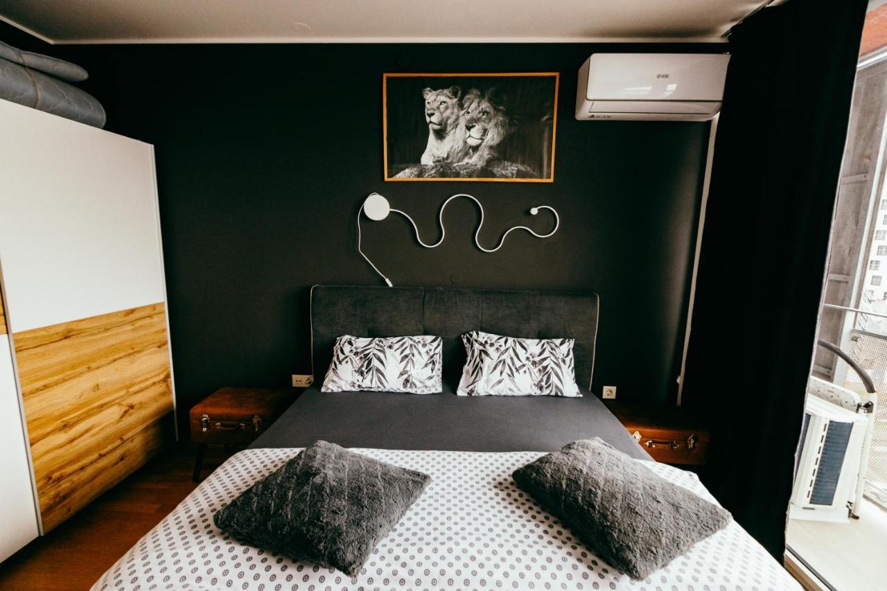 Hermes Apartment & 2 Free Garage Secured Parkings Ljubljana Bagian luar foto